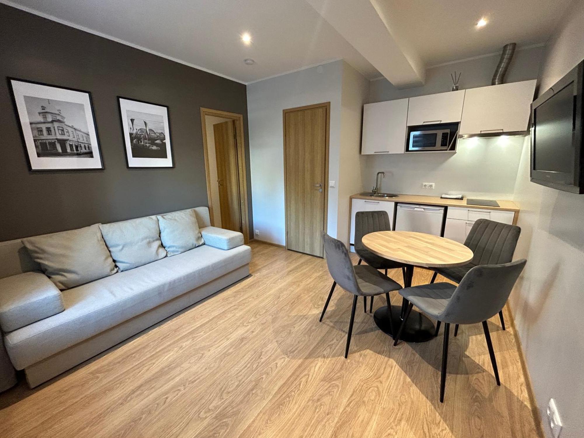 Jon'S 2 Apartments Parnu Bagian luar foto